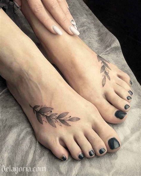 imagenes de tatuajes en el pie para mujeres|Ideas bellas de tatuajes en pies para mujeres